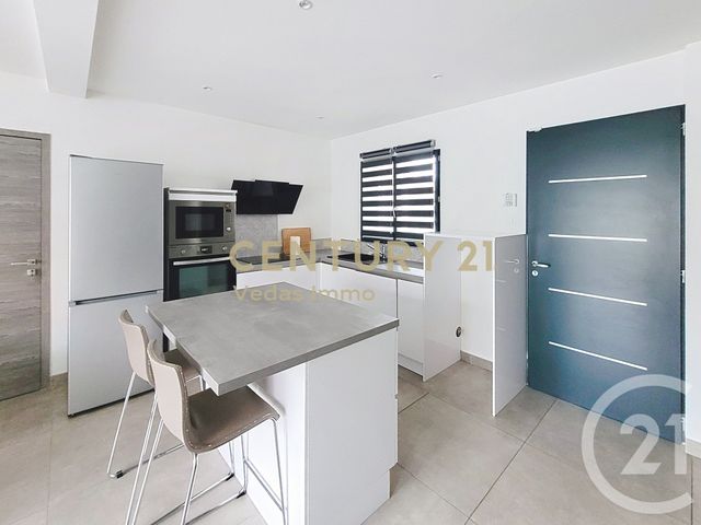 maison à louer - 4 pièces - 85.62 m2 - ST JEAN DE VEDAS - 34 - LANGUEDOC-ROUSSILLON - Century 21 Védas Immo