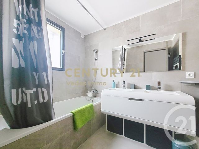 maison à louer - 4 pièces - 85.62 m2 - ST JEAN DE VEDAS - 34 - LANGUEDOC-ROUSSILLON - Century 21 Védas Immo