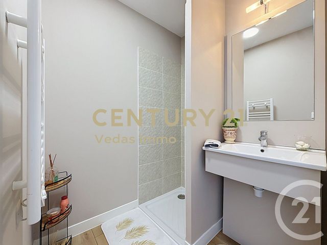 Appartement F4 à vendre - 4 pièces - 80.0 m2 - FABREGUES - 34 - LANGUEDOC-ROUSSILLON - Century 21 Védas Immo