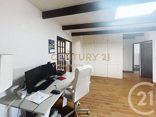 Appartement F4 à louer - 4 pièces - 107.24 m2 - GIGEAN - 34 - LANGUEDOC-ROUSSILLON - Century 21 Védas Immo