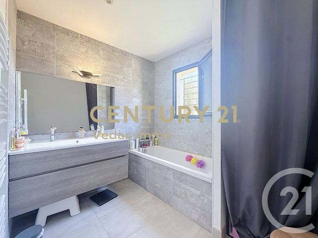 maison à vendre - 5 pièces - 115.86 m2 - SAUSSAN - 34 - LANGUEDOC-ROUSSILLON - Century 21 Védas Immo