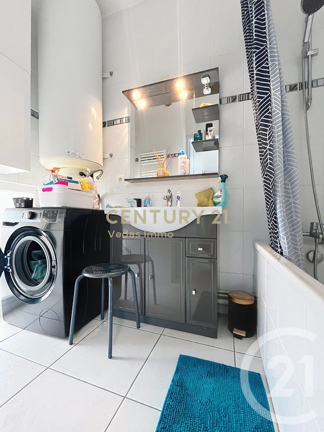 Appartement Duplex à louer - 2 pièces - 50.48 m2 - ST JEAN DE VEDAS - 34 - LANGUEDOC-ROUSSILLON - Century 21 Védas Immo