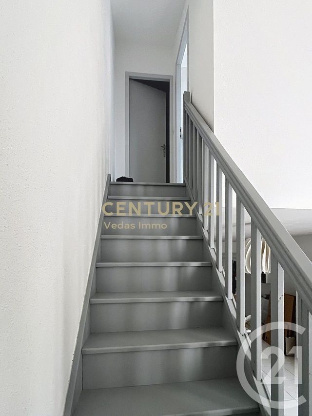 Appartement Duplex à louer - 2 pièces - 50.48 m2 - ST JEAN DE VEDAS - 34 - LANGUEDOC-ROUSSILLON - Century 21 Védas Immo