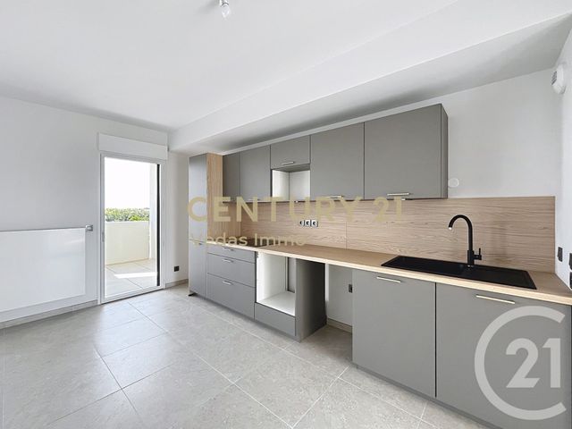 Appartement F4 à louer - 4 pièces - 86.76 m2 - ST JEAN DE VEDAS - 34 - LANGUEDOC-ROUSSILLON - Century 21 Védas Immo