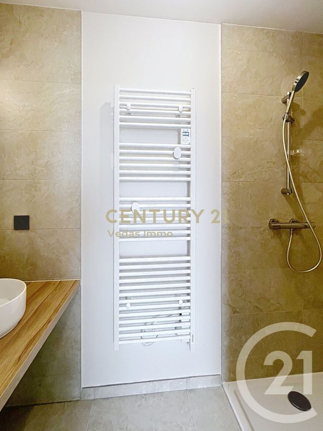 Appartement F4 à louer - 4 pièces - 86.76 m2 - ST JEAN DE VEDAS - 34 - LANGUEDOC-ROUSSILLON - Century 21 Védas Immo