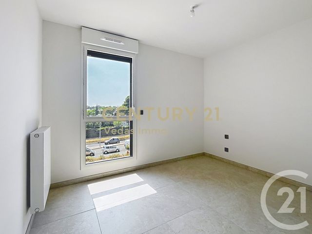 Appartement F4 à louer - 4 pièces - 86.76 m2 - ST JEAN DE VEDAS - 34 - LANGUEDOC-ROUSSILLON - Century 21 Védas Immo