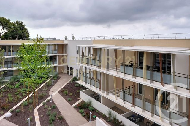 Appartement F2 à louer - 2 pièces - 56.84 m2 - ST JEAN DE VEDAS - 34 - LANGUEDOC-ROUSSILLON - Century 21 Védas Immo