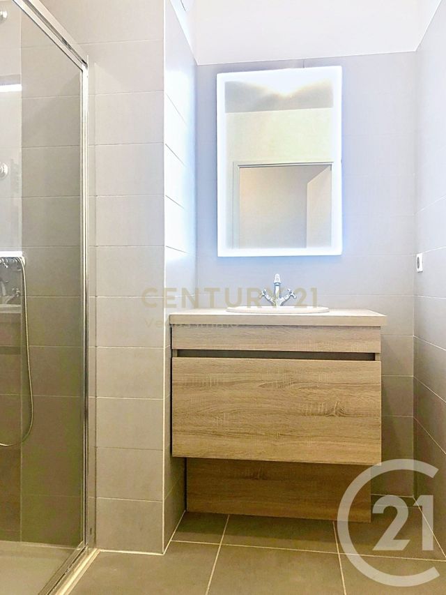 Appartement F2 à louer - 2 pièces - 56.84 m2 - ST JEAN DE VEDAS - 34 - LANGUEDOC-ROUSSILLON - Century 21 Védas Immo