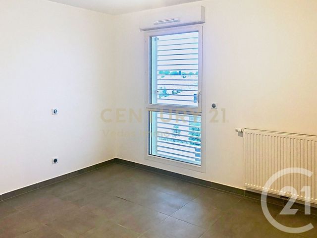 Appartement F2 à louer - 2 pièces - 56.84 m2 - ST JEAN DE VEDAS - 34 - LANGUEDOC-ROUSSILLON - Century 21 Védas Immo