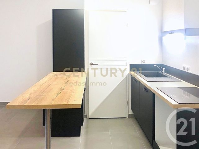 Appartement F2 à louer - 2 pièces - 56.84 m2 - ST JEAN DE VEDAS - 34 - LANGUEDOC-ROUSSILLON - Century 21 Védas Immo