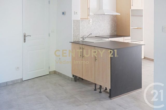 Appartement F3 à louer - 3 pièces - 67.63 m2 - SAUSSAN - 34 - LANGUEDOC-ROUSSILLON - Century 21 Védas Immo
