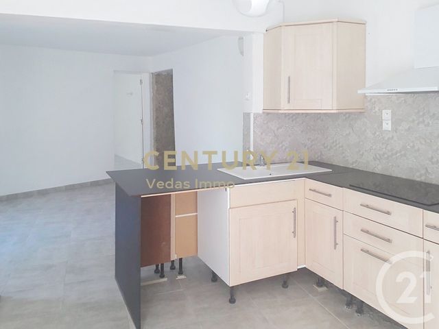 Appartement F3 à louer - 3 pièces - 67.63 m2 - SAUSSAN - 34 - LANGUEDOC-ROUSSILLON - Century 21 Védas Immo