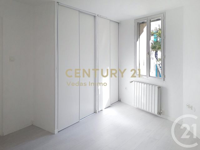 Appartement F3 à louer - 3 pièces - 67.63 m2 - SAUSSAN - 34 - LANGUEDOC-ROUSSILLON - Century 21 Védas Immo
