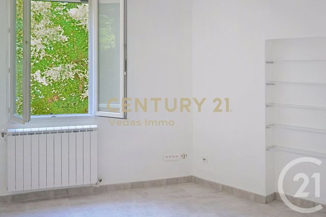 Appartement F3 à louer - 3 pièces - 67.63 m2 - SAUSSAN - 34 - LANGUEDOC-ROUSSILLON - Century 21 Védas Immo