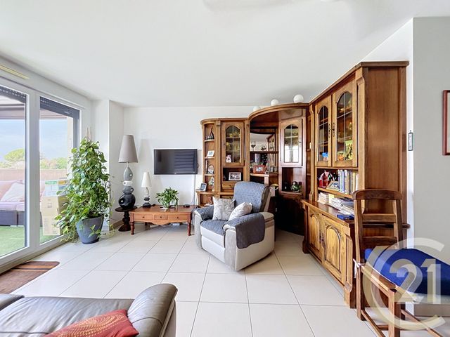 Appartement T4 à vendre - 4 pièces - 85.86 m2 - ST JEAN DE VEDAS - 34 - LANGUEDOC-ROUSSILLON - Century 21 Védas Immo