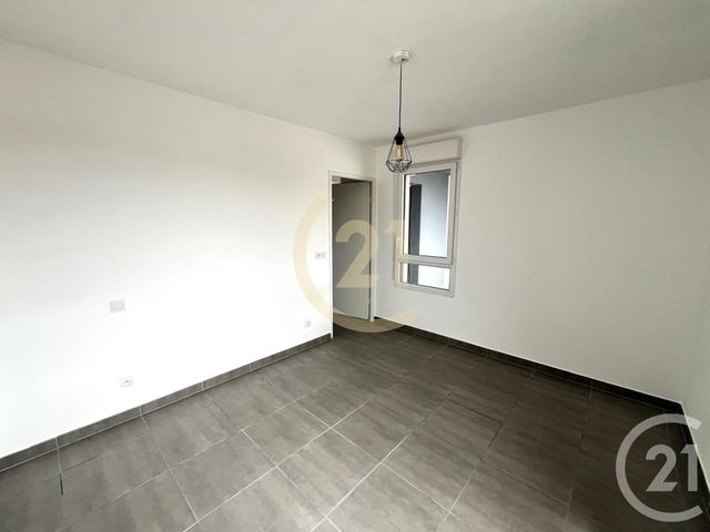 Appartement F2 à louer - 2 pièces - 48.72 m2 - ST JEAN DE VEDAS - 34 - LANGUEDOC-ROUSSILLON - Century 21 Védas Immo