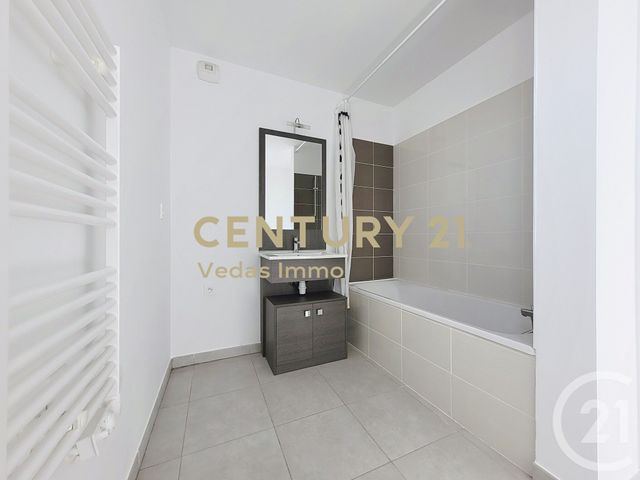 Appartement F4 à vendre - 4 pièces - 80.77 m2 - FABREGUES - 34 - LANGUEDOC-ROUSSILLON - Century 21 Védas Immo