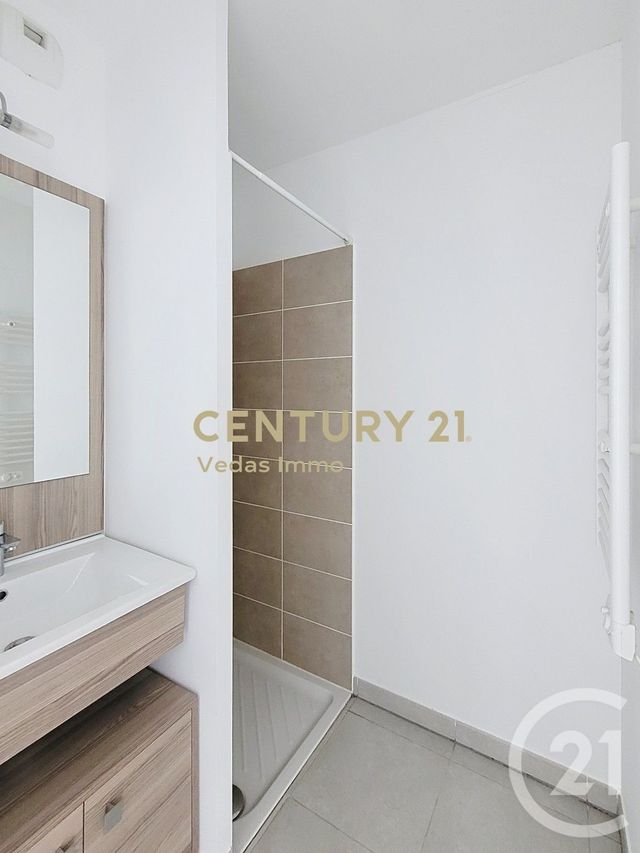 Appartement F4 à vendre - 4 pièces - 80.77 m2 - FABREGUES - 34 - LANGUEDOC-ROUSSILLON - Century 21 Védas Immo