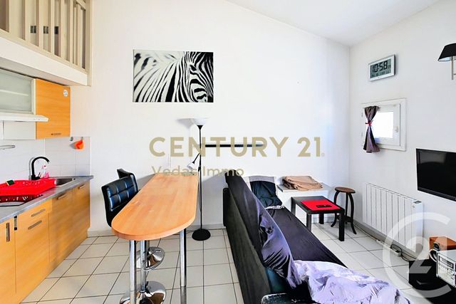 Appartement Duplex à louer - 2 pièces - 34.13 m2 - MONTPELLIER - 34 - LANGUEDOC-ROUSSILLON - Century 21 Védas Immo