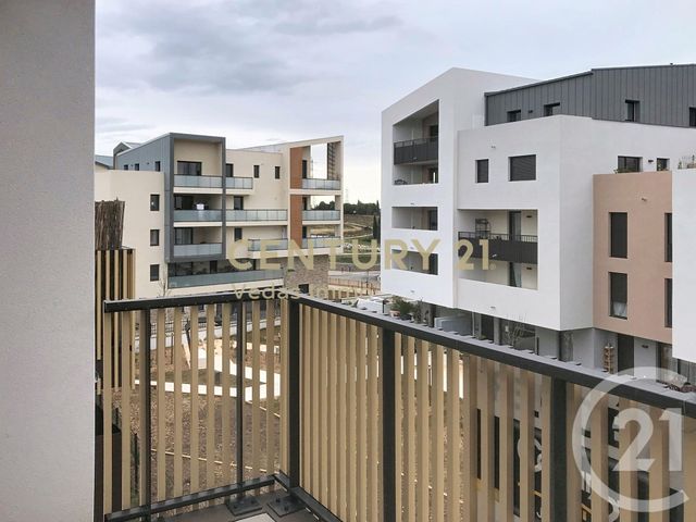 Appartement F3 à louer - 3 pièces - 61.45 m2 - ST JEAN DE VEDAS - 34 - LANGUEDOC-ROUSSILLON - Century 21 Védas Immo