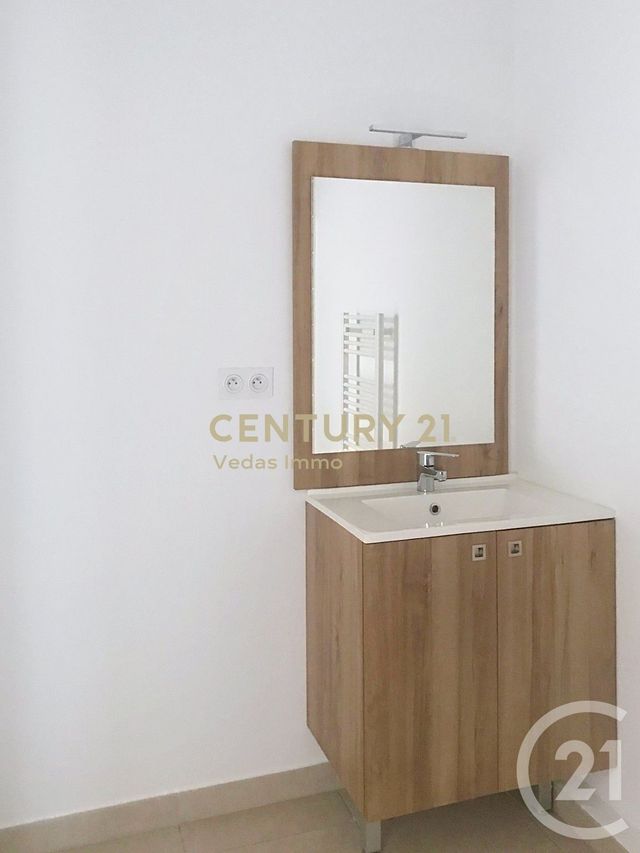 Appartement F3 à louer - 3 pièces - 61.45 m2 - ST JEAN DE VEDAS - 34 - LANGUEDOC-ROUSSILLON - Century 21 Védas Immo