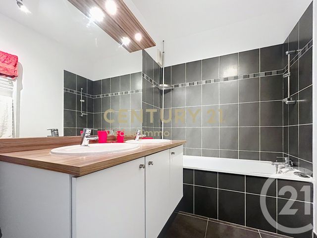 Appartement F4 à louer - 4 pièces - 79.15 m2 - VILLENEUVE LES MAGUELONE - 34 - LANGUEDOC-ROUSSILLON - Century 21 Védas Immo