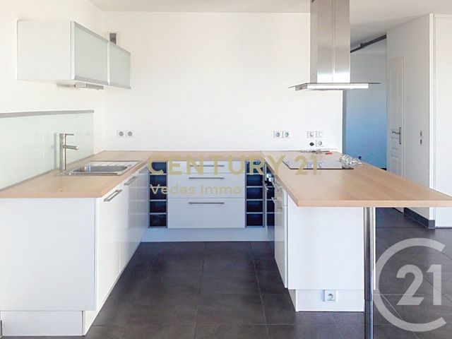 Appartement F4 à louer - 4 pièces - 79.15 m2 - VILLENEUVE LES MAGUELONE - 34 - LANGUEDOC-ROUSSILLON - Century 21 Védas Immo