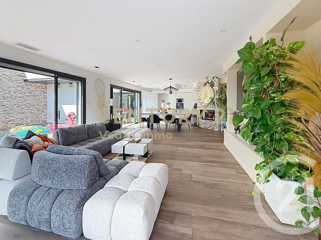 maison à vendre - 5 pièces - 164.0 m2 - SAUSSAN - 34 - LANGUEDOC-ROUSSILLON - Century 21 Védas Immo