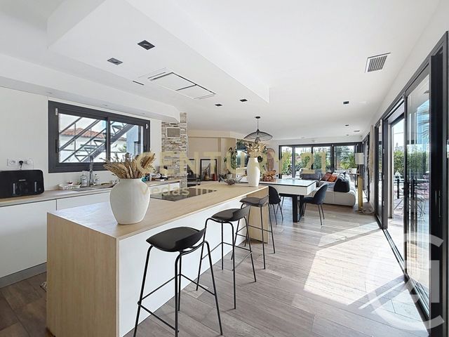 maison à vendre - 5 pièces - 164.0 m2 - SAUSSAN - 34 - LANGUEDOC-ROUSSILLON - Century 21 Védas Immo