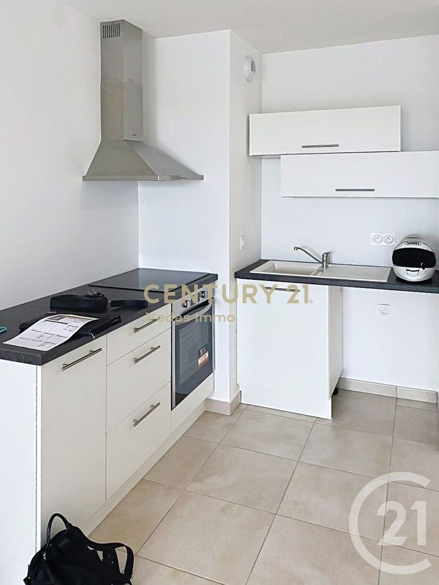 Appartement F2 à louer - 2 pièces - 42.5 m2 - ST JEAN DE VEDAS - 34 - LANGUEDOC-ROUSSILLON - Century 21 Védas Immo