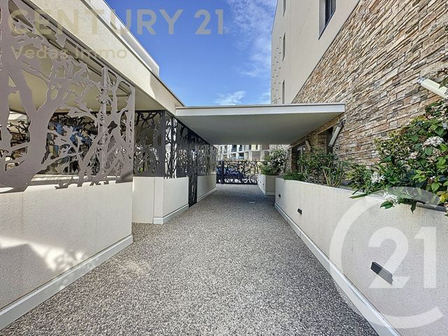 Appartement F4 à vendre - 4 pièces - 82.4 m2 - ST JEAN DE VEDAS - 34 - LANGUEDOC-ROUSSILLON - Century 21 Védas Immo