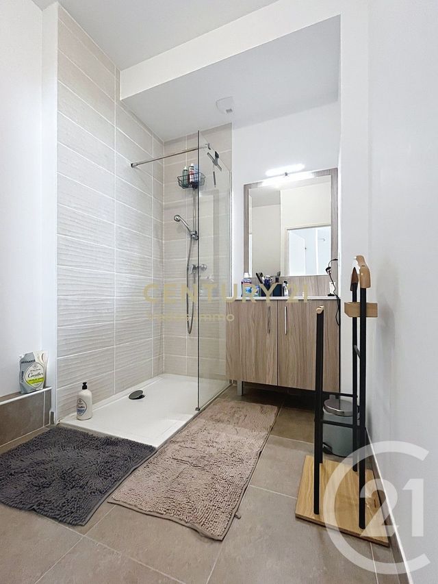 Appartement F2 à louer - 2 pièces - 45.4 m2 - ST JEAN DE VEDAS - 34 - LANGUEDOC-ROUSSILLON - Century 21 Védas Immo