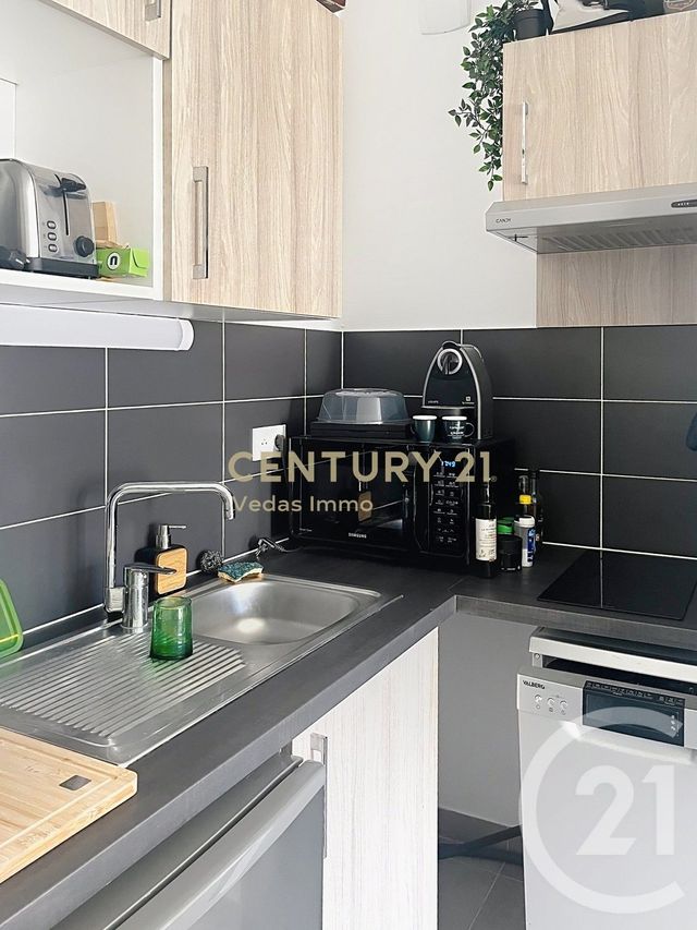 Appartement F2 à louer - 2 pièces - 45.4 m2 - ST JEAN DE VEDAS - 34 - LANGUEDOC-ROUSSILLON - Century 21 Védas Immo