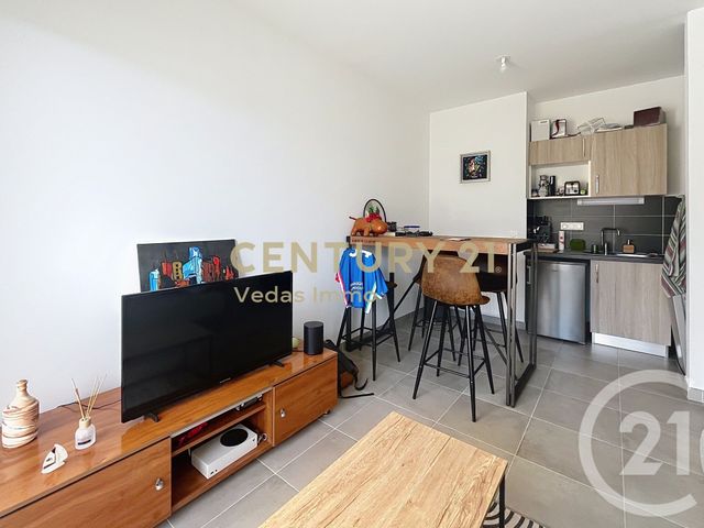 Appartement F2 à louer - 2 pièces - 45.4 m2 - ST JEAN DE VEDAS - 34 - LANGUEDOC-ROUSSILLON - Century 21 Védas Immo