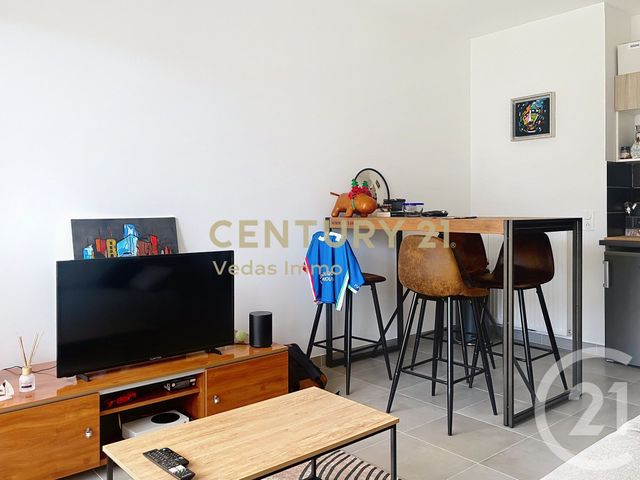 Appartement F2 à louer - 2 pièces - 45.4 m2 - ST JEAN DE VEDAS - 34 - LANGUEDOC-ROUSSILLON - Century 21 Védas Immo