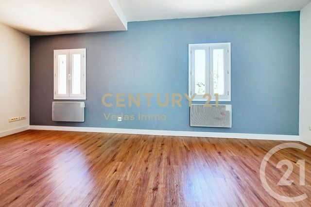 Appartement F4 à louer - 4 pièces - 72.35 m2 - PIGNAN - 34 - LANGUEDOC-ROUSSILLON - Century 21 Védas Immo