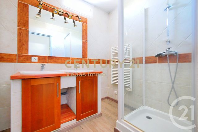 Appartement F4 à louer - 4 pièces - 72.35 m2 - PIGNAN - 34 - LANGUEDOC-ROUSSILLON - Century 21 Védas Immo