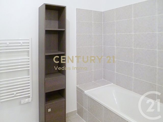 Appartement F3 à louer - 3 pièces - 56.6 m2 - FABREGUES - 34 - LANGUEDOC-ROUSSILLON - Century 21 Védas Immo