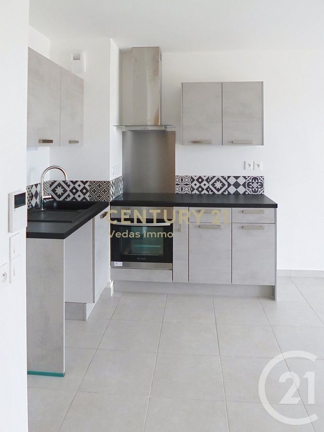 Appartement F3 à louer - 3 pièces - 56.6 m2 - FABREGUES - 34 - LANGUEDOC-ROUSSILLON - Century 21 Védas Immo